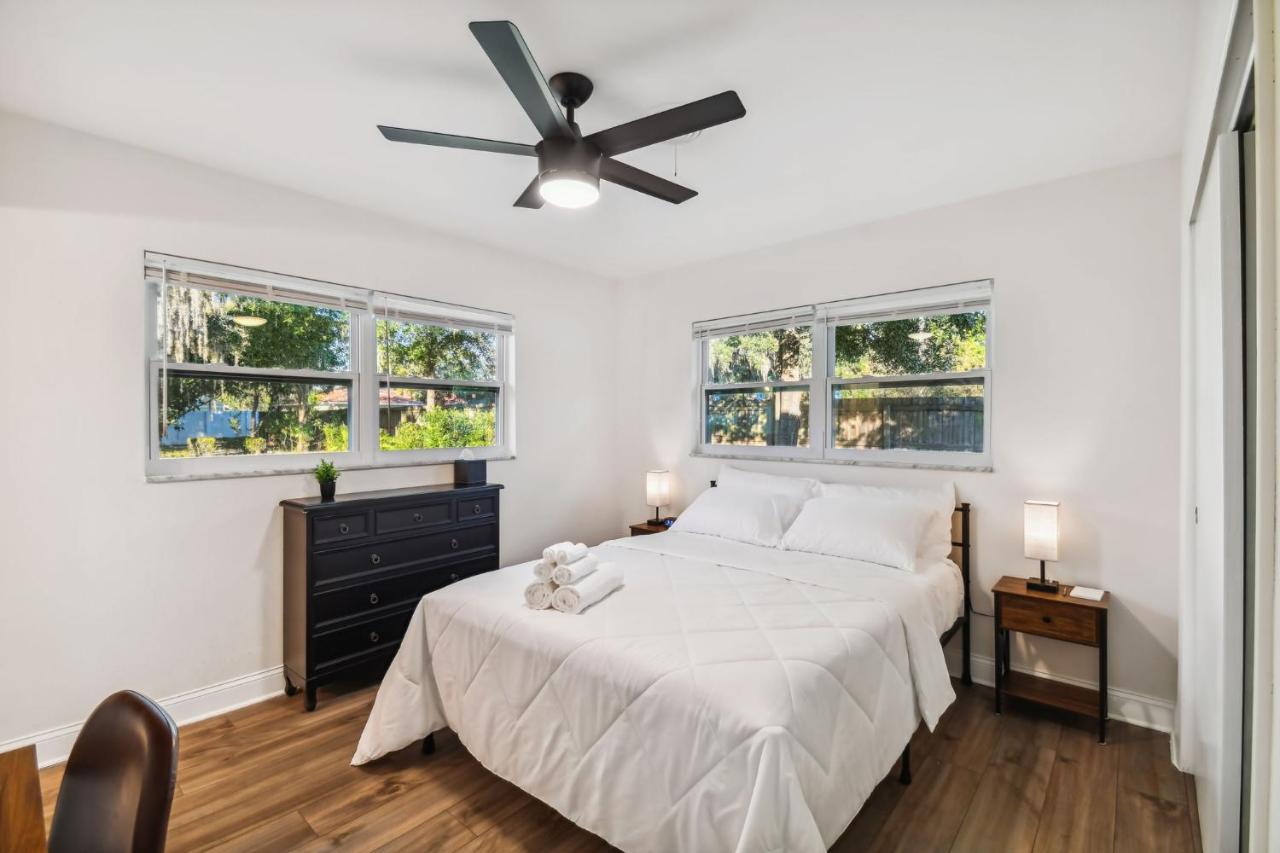 Plush Sheets, Games!, Huge Backyard, Massage Chair Tampa Eksteriør billede